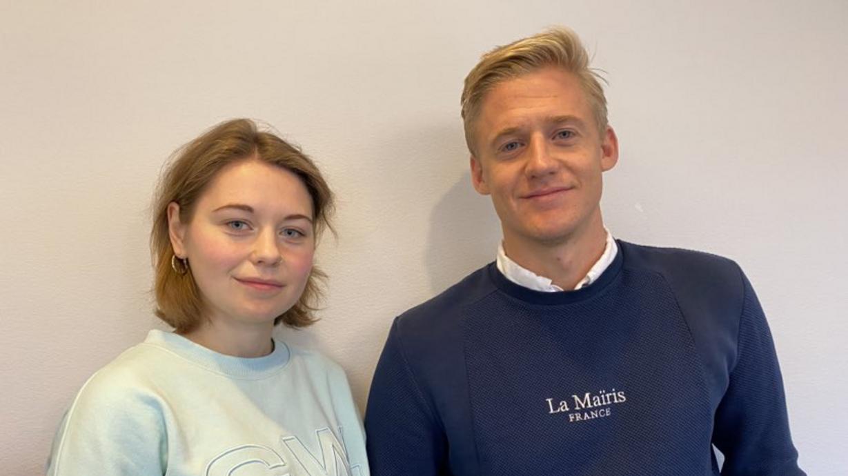 Socionomstudenterna Johanna Strindlöv, till vänster, och Fredrik Rosander till höger.
